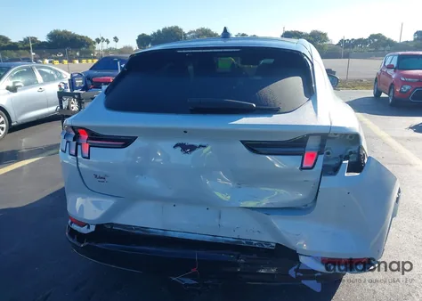 2021 Ford Mustang Mach-E Premium z USA, uszkodzony, nr VIN 3FMTK3R72MMA62717